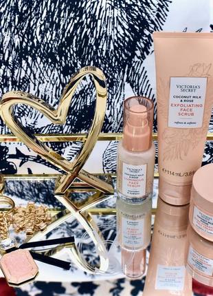 Зволожуючий крем для обличчя victorias secret, вікторія сікрет.3 фото