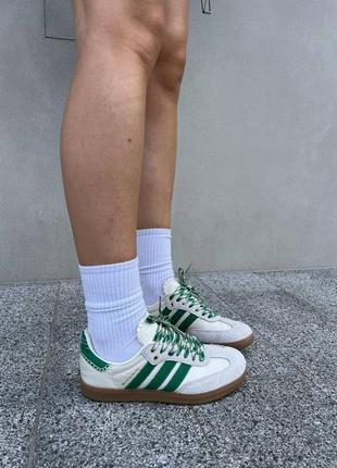 Нереальні кросівки колаборація adidas samba x wales bonner бежеві з зеленим6 фото