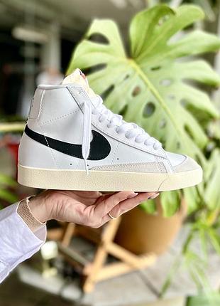 Трендові високі кросівки nike blazer mid white білі з чорним логотипом унісекс 36-45 р