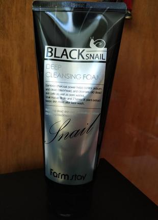 Зволожуюча піна з муцином чорної равлики black snail deep cleansing foam farm stay3 фото