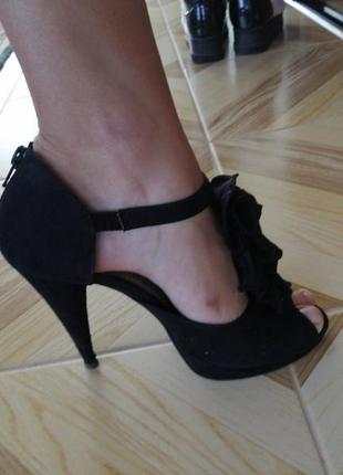 Черные босоножки туфли на каблуке. босоножки h&m 37 h&m8 фото