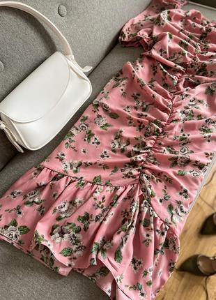 Розовое платье миди в цветочный принт5 фото