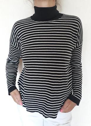 Светр жіночий