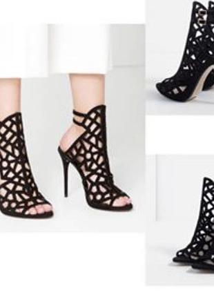 Стильні босоніжки zara, чорного кольору