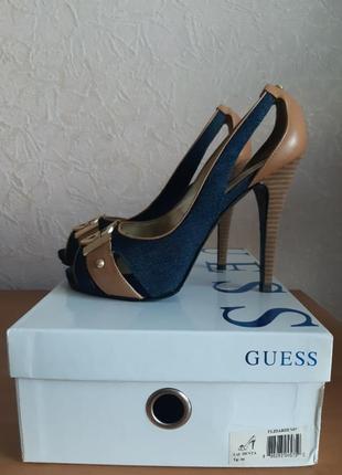 Красивые босоножки от guess