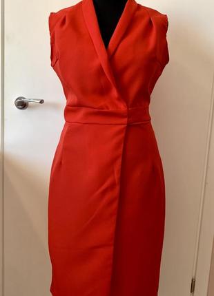 Стильное красное платье