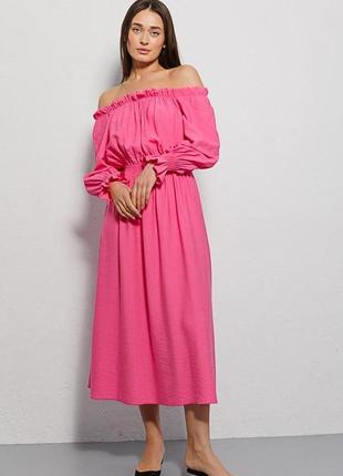 Платье женское летнее с открытыми плечами макси розовое modna kazka mkar69037-23 фото