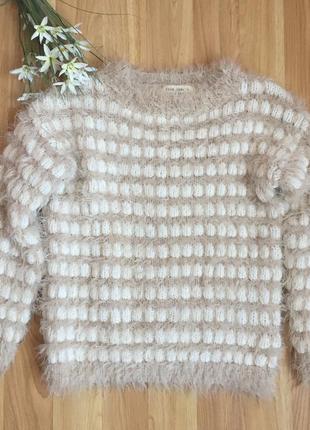 Фірмовий пухнастий светр zara дітей 5-6 років стан відмінний.