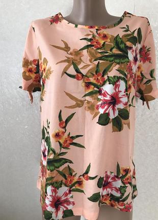 Красива фірмова блуза