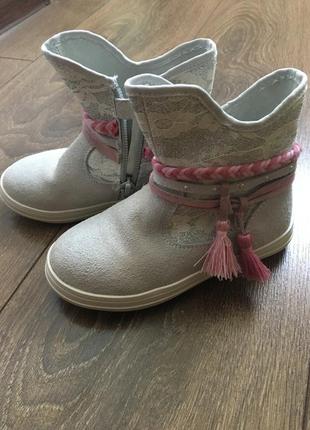 Кожаные осенние сапожки новые