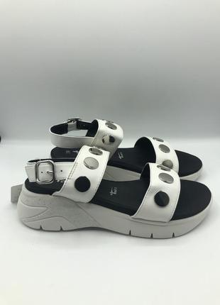 Оригинал женские кожаные босоножки tamaris2 фото