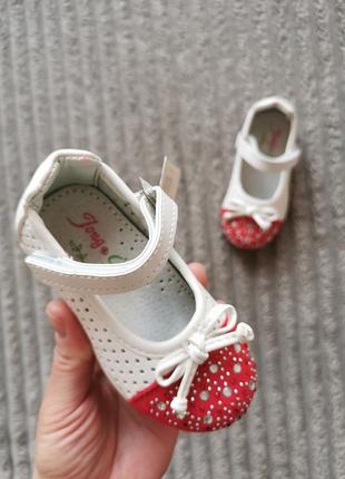 Туфли детские для девочки белые перфорация2 фото