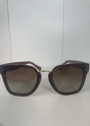 Очки солнцезащитные
