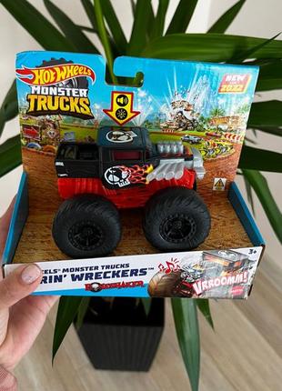 Машинка-позашляховик hot wheels monster trucks 1:43