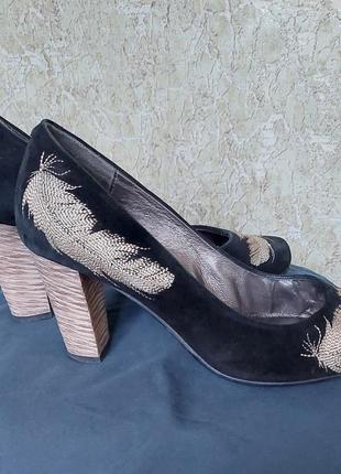 Туфли женские замшевые на каблуке2 фото