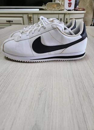 Жіночі кросівки nike cortez basic leather