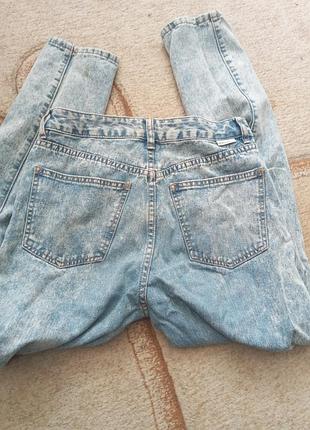 Джинсы