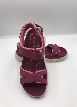 Оригинальные детские кожаные босоножки от фирмы ecco