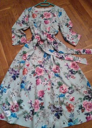 Великолепное платье в цветы anastasimo) 38-36р7 фото