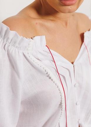 Вышиванка женская белая с красной вышивкой крестиком4 фото