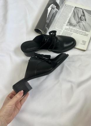 Charles & keith актуальні чорні лофери мюлі на блочному каблуку з еко шкіри