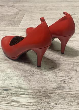 Туфли красного алого цвета, натуральная кожа  размер 38 /38,57 фото