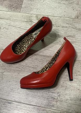 Туфли красного алого цвета, натуральная кожа  размер 38 /38,54 фото