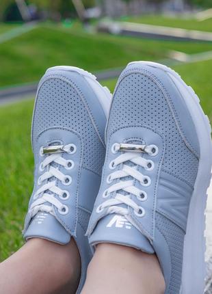 Голубые летние кожаные кроссовки с перфорацией3 фото