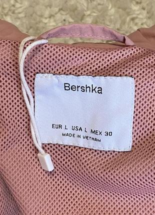 Стильная розовая укороченная куртка bershka3 фото