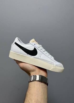 Классные кроссовки nike blazer low 77 vintage white black белые с чёрным лого