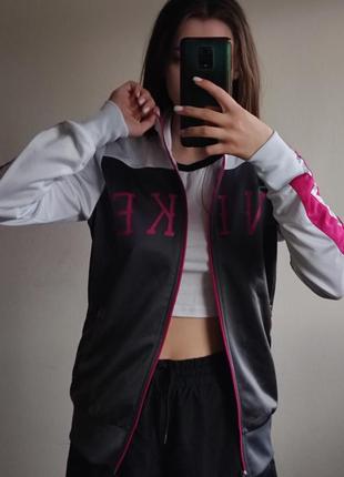 Спортивная зепка nike с большим логотипом