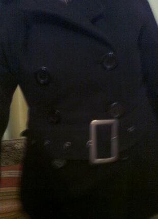 Шерстяная черная куртка на подкладке, с поясом,словие,40 шерсти,60 вискозы3 фото