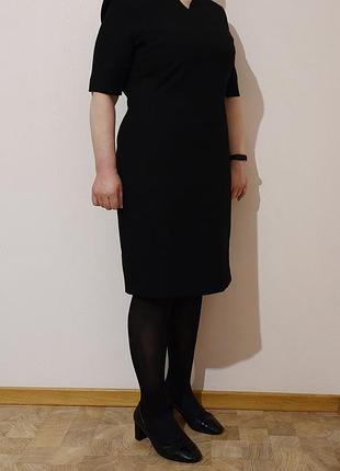 Маленькое черное платье для пышной красавицы