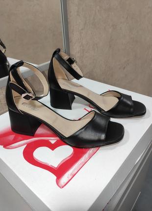 Босоножки женские на каблуке, кожа