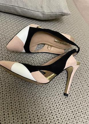 Босоніжки жіночі туфлі