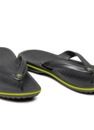 Вьетнамки Crocs brooklyn low wedge босоножки женские