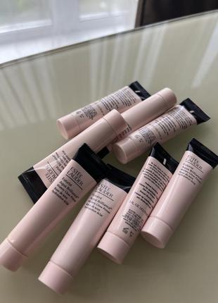 Увлажняющий праймер, придающий сияние коже: estee lauder futurist aqua brilliance watery glow primer 15 мл