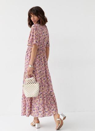 Длинное летнее платье лавандового цвета с цветочным принтом. модель 3001013 фото