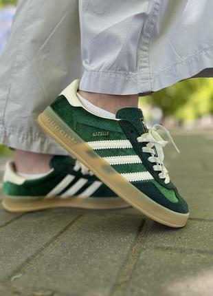 Шикарные кроссовки adidas gezelle x gucci green white velvet изумрудные зелёные с белым