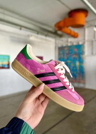 Красивейшие кроссовки adidas gezelle x gucci pink velvet малиновые