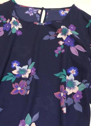 Актуальна блузка в квітковий принт4 фото