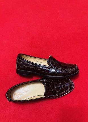 Италия туфли лоферы кожаные оригинал бренд коричневые