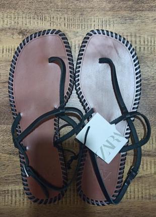 В'єтнамки zara