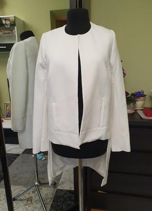 Красивый пиджак сюртук