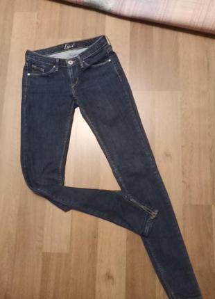Женские джинсы levis,25 размера1 фото