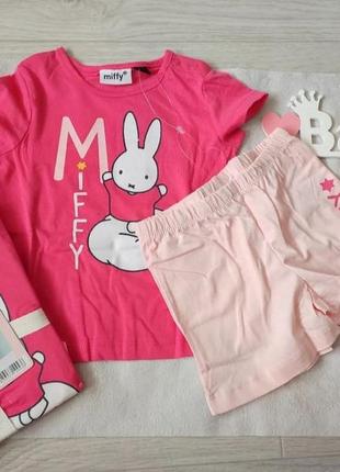 Гарненькі костюмчики на дівчинку! нові