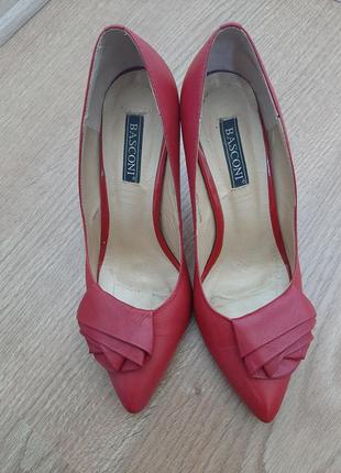 Кожаные красные туфли basconi, 36 р6 фото