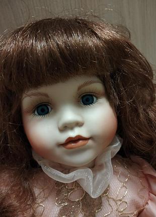 Красива порцелянова лялька leonardo collection