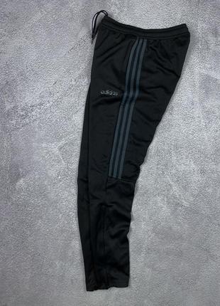 Спортивные зауженные брюки adidas1 фото