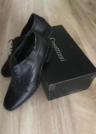Чоловічі шкіряні туфлі бренду cosottinni made in italy